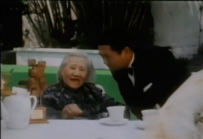 黄曼梨的演艺经历：纵横香港影视圈60年 演过300多部电影 老人院领终身成就奖