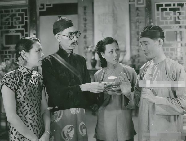 黄曼梨的演艺经历
