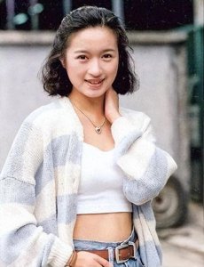 杨羚个人资料：她和周慧敏、蓝洁瑛、郭蔼明、李丽珍一起被观众封为“大时代
