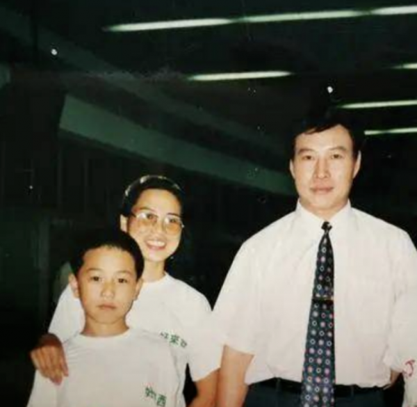 魏积安和董贞琼的爱情故事