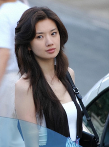 苑冉个人资料简介：女团出身 央视主持 四登春晚 如今44岁婚姻状态成谜