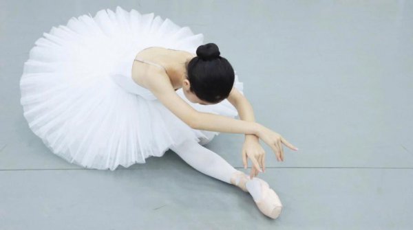 女孩芭蕾舞几岁开始学比较好 学芭蕾还是中国舞更实用