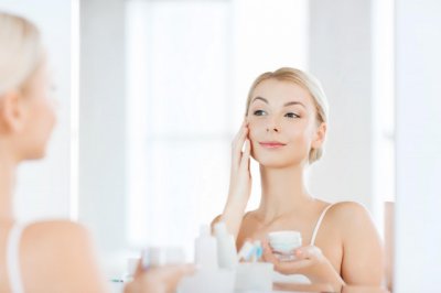 油性皮肤怎么不脱妆 做好这三个步让你的妆容更持久