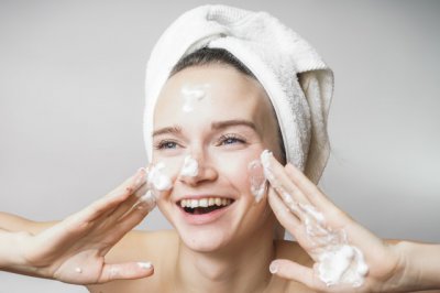 女士油性皮肤用什么洗面奶 油皮怎么选择洗面奶？