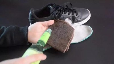 为什么鞋子洗了反而容易臭 怎样去除鞋里面的臭味