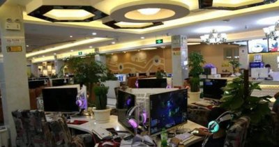 上海网吧网管工资多少钱一个月包吃吗