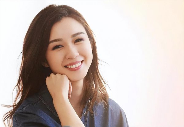 麦明诗