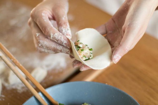包饺子和面用冷水还是热水