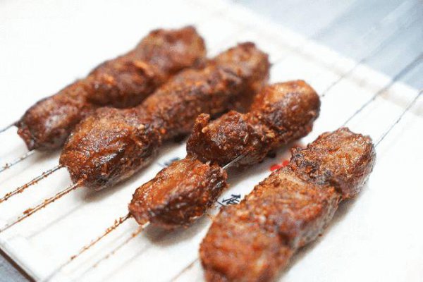 烧烤猪油边是哪个部位的肉