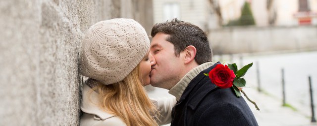 如何表白可进可退不尴尬