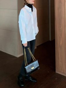 肩宽女生春季怎么穿衣？学着这样穿你也是气质女生