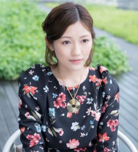 日系女孩扎发还是散发好看 渡边麻友几款发型很美