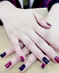 2023新款酒红色美甲图案诱人女人味浓