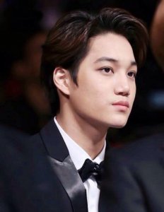 男生额头窄发型 额头窄合适什么发型图片