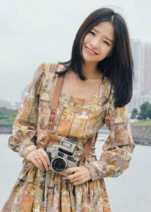 靓女演绎女生中长发发型图片 时尚发型图片女中长发 女生