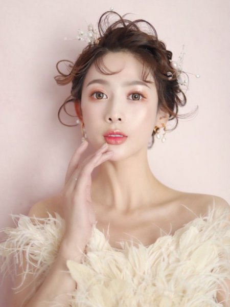 韩式美妆 抽丝造型 灵动少女发型