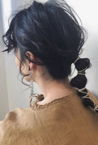 女生头顶蓬松的发型怎么弄 非主流风格的卷发设计