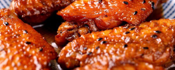 麻香红酒炖鸡翅的做法