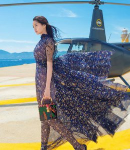 时而可爱少女时而冷艳女神 关晓彤风格多变长发图片