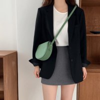 运动外套配什么裤子好看 黑色外套配什么裤子好看