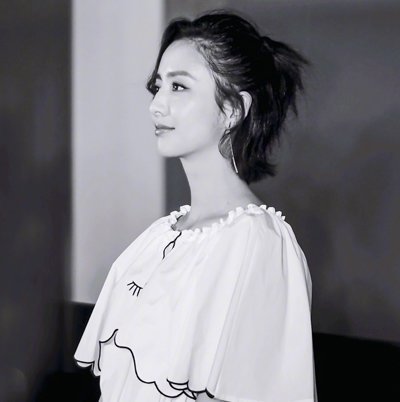 佟丽娅晒美照好不“嘚瑟”！ 佟丽娅夏日最新短发发型look