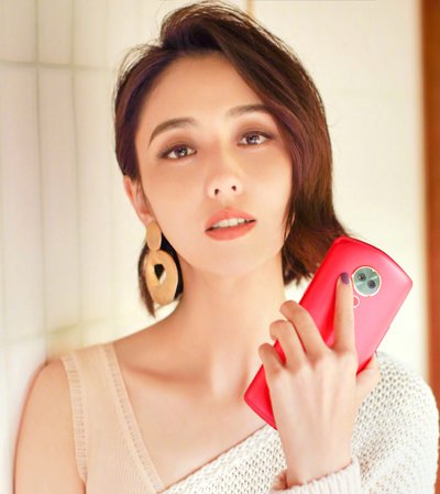 佟丽娅晒美照好不“嘚瑟”！ 佟丽娅夏日最新短发发型look