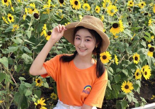 点读机女孩长成学霸，高君雨高分入读中传，学生妹发型赢好评