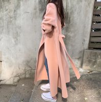 粉色大衣里面怎么搭配 粉色大衣配什么颜色的打底衫