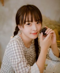 最新款适合小脸女生的短发发型 时尚女孩的短发