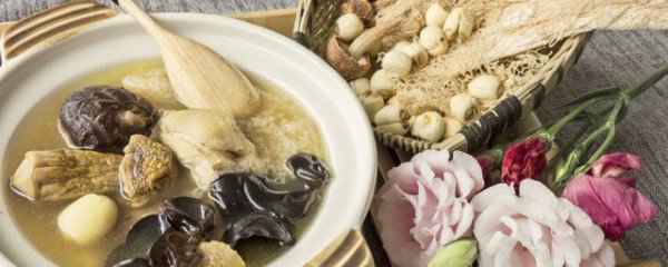 炖鸡汤不要先放盐会更美味