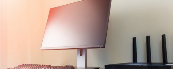 电脑屏幕暗怎么调亮