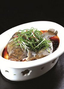 正宗清蒸多宝鱼的做法 清蒸多宝鱼有滋补健脑功效