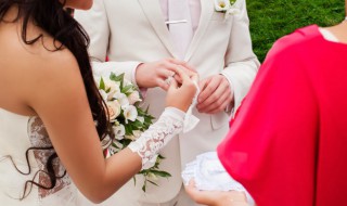 婚礼请柬怎么填写 结婚请柬模板怎么写