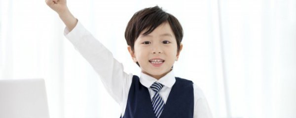 静待一树花开盼你叶落归来什么意思