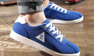 蓝色鞋子配什么颜色衣服 不同风格的蓝色鞋子搭配衣服方案介绍