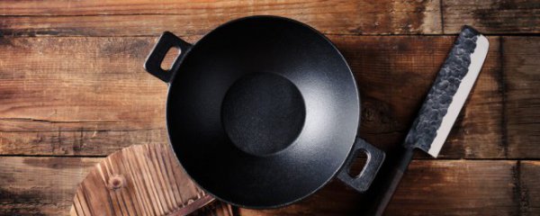 为何铁锅煮汤会变黑