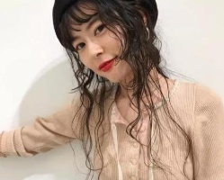贝雷帽怎么把头发藏在里边 贝雷帽不适合什么脸型
