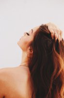 什么样肤色是冷白皮 冷白皮的特征 冷白皮怎么养成