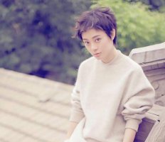 方形脸合适什么发型 方形脸女生这样选发型你就是女神