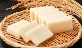 糯米粉怎么做才好吃 制作红豆年糕的方法