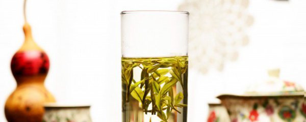 龙井茶应该用多少度的水来泡