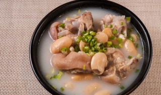 萝卜焖猪脚的家常做法 什么炖猪脚 莲藕萝卜炖猪蹄