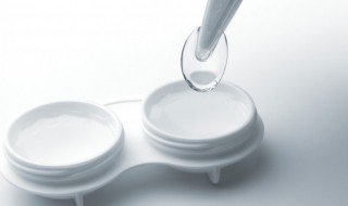 隐形眼镜能用矿泉水对付一晚上吗 隐形眼镜可以用矿泉水对付一晚上吗