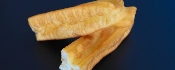 空气炸锅炸油条的做法