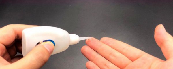 502胶水怎么溶解去除汽车漆面