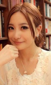 大学生淑女扎发 绽放最青春气息