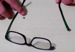如何避免眼镜框断裂 眼镜框断了怎么修复