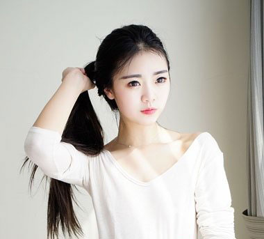 露额头马尾怎么扎不碎 马尾辫额前的碎发