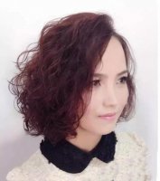 短发全头烫小卷 合适女性的发型