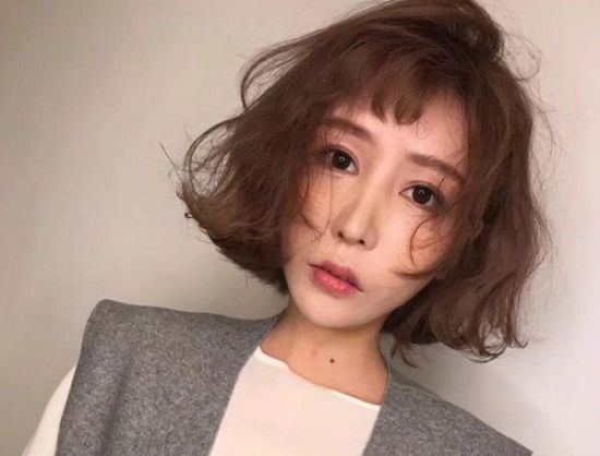 头尖的女孩如何选发型 发顶蓬松头顶尖也不怕